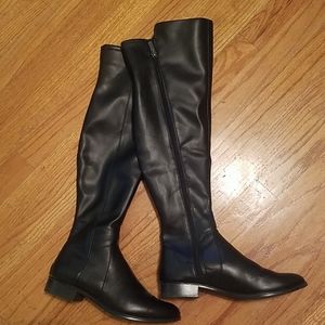EUC Black knee high boots